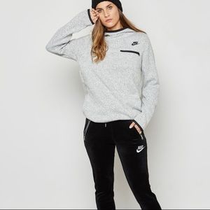 Nike Summit Sweatshirt